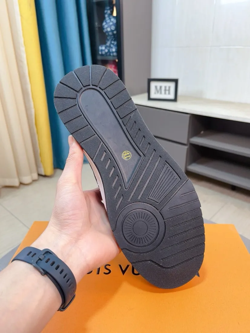 Men's shoes💰400🌹🌹[LV]🌹High-end men's shoes brand: Official website 1:1 Latest masterpiece: The upper is made of Italian imported first-layer cowhide with special materials➕Full genuine leather lining🔥, making walking more convenient and comfortable! Exclusive new style, stunning work [color]! Create a fashionable personality to set off your uniqueness! A must-have for trendy men! Classic🔥Number: 38-44